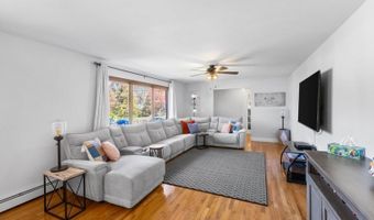 4 Saturn Ct, Alloway, NJ 07422