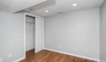 623 River Oak Dr, Ames, IA 50010