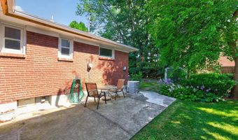 87 Buckingham Dr, Albany, NY 12208