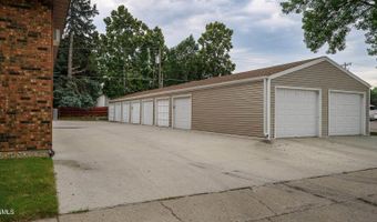 2023 Kavaney Dr N, Bismarck, ND 58501