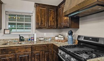 1615 Linton Rd, Benton, LA 71006