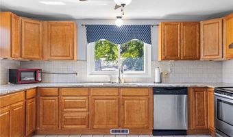 794 Main Ave, Warwick, RI 02886