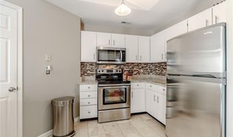 1332 Highland Oaks Dr D, Ballwin, MO 63021