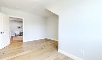 20 Kettle Point Ave, East Providence, RI 02914