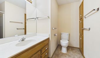 1212 E Fleetwood Cir, Brandon, SD 57005