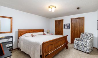 5407 Valley Rd, Ames, IA 50014