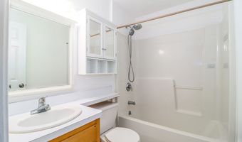 27 Rollingwood Dr 27, Brookfield, CT 06804