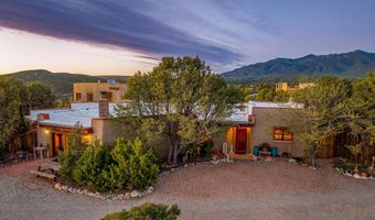 174 Hondo Seco Rd, Arroyo Hondo, NM 87513