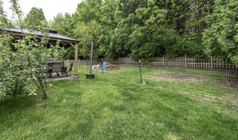 686 Kennedy Dr, Antioch, IL 60002