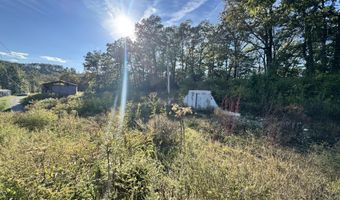 1 Mooretown Hill Rd, Beattyville, KY 41311