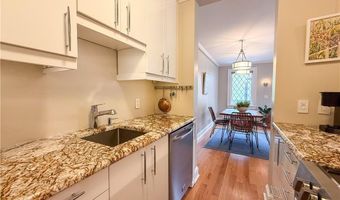 35 Chastellux Ave I, Newport, RI 02840