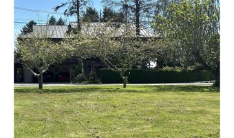 Crestline Loop, Brookings, OR 97415