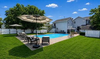 71 Compton St, Belford, NJ 07718