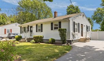 33 Fairhaven Rd, Cumberland, RI 02864