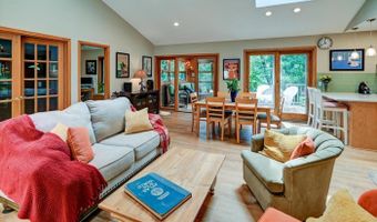 2877 Glacier Valley Rd, Fitchburg, WI 53711