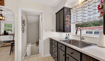 139 Nursery Rd, Anderson, IN 46012