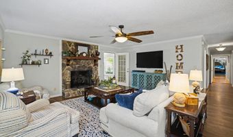 121 Peacock Rd, Barnesville, GA 30204