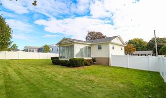18 Meadowcrest Dr, Cumberland, RI 02864