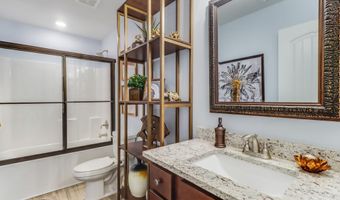 6225 Emerald Lake Dr, Biloxi, MS 39532