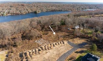 60 Hillside Ct, North Kingstown, RI 02874