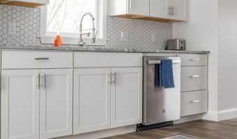 466 Essex St, Bangor, ME 04401