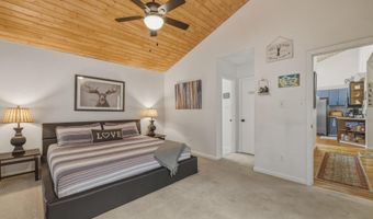 203 BRENDA Ln, Basye, VA 22810