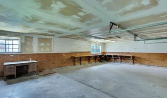 100 Chambers Dr, Alvarado, TX 76009
