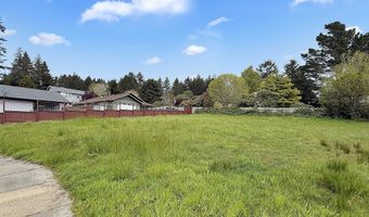 6923 OAKWOOD Ct, Brookings, OR 97415