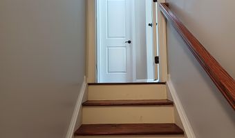 25501 EMERSON OAKS Dr, Aldie, VA 20105