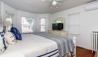 5 Gardiner St, Newport, RI 02840