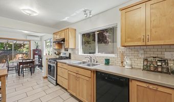 1423 E Main St, Ashland, OR 97520