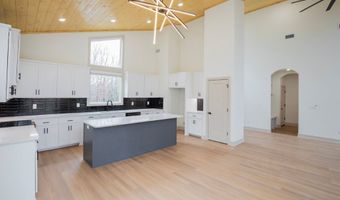 4 Romine Pl, Bella Vista, AR 72715