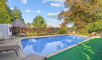 149 Sunrise Dr, Bristol, RI 02809