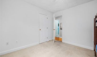 15 Sophia Cir, North Kingstown, RI 02852