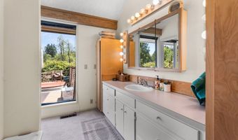 21150 NE BOONES FERRY Rd, Aurora, OR 97002