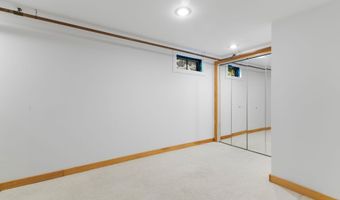 138 Wantastiquet Dr, Brattleboro, VT 05301