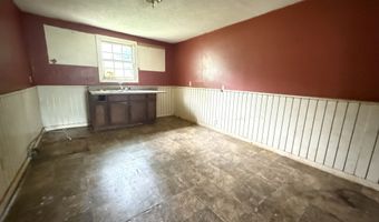 108 College, Barnesville, GA 30204