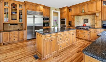 3 RAYMOND Ln, Belle Mead, NJ 08502