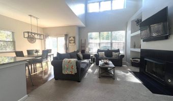 615 W St Johns Pl, Addison, IL 60101