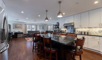 14 Clinton Ave 3, Jamestown, RI 02835