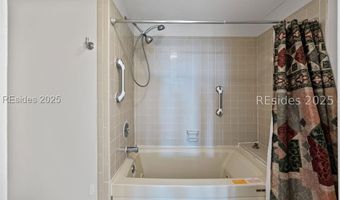 6 Village North Dr 119, Hilton Head Island, SC 29926
