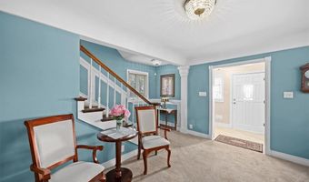 711 Riverview Dr, Alton, IL 62002