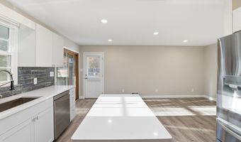 19 ROE Ln, Arnold, MD 21012