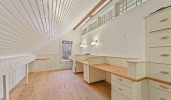 11 Indian Wells Hwy, Amagansett, NY 11930