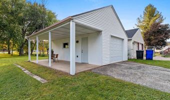 1833 N OWAISSA St, Appleton, WI 54911