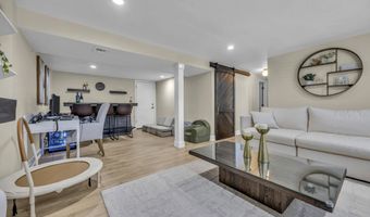 10 Linda Cir, Aberdeen, NJ 07747