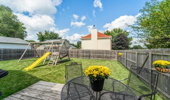 2401 White Oak Dr, Ames, IA 50014