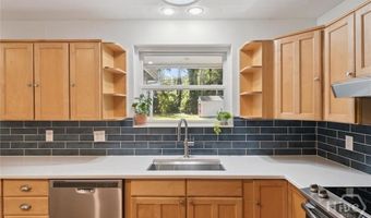9116 Garland Dr, Savannah, GA 31406