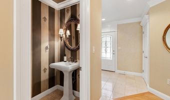11 Swan Ln 11, Andover, MA 01810