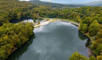 66 W Shore Dr, Alloway, NJ 07462